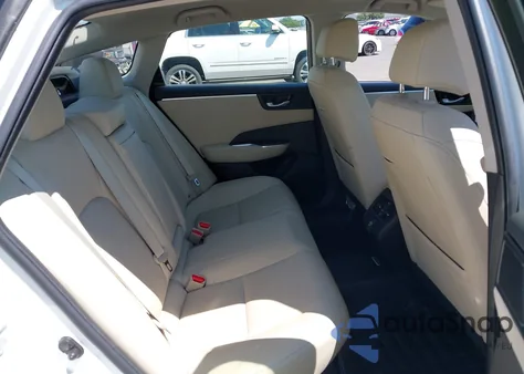 2018 Honda Clarity Plug-In Hybrid Touring из США, поврежденный, VIN JHMZC5F38JC008245